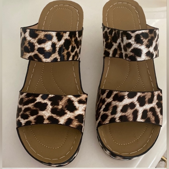 Shoes - Leopard Print Sandles